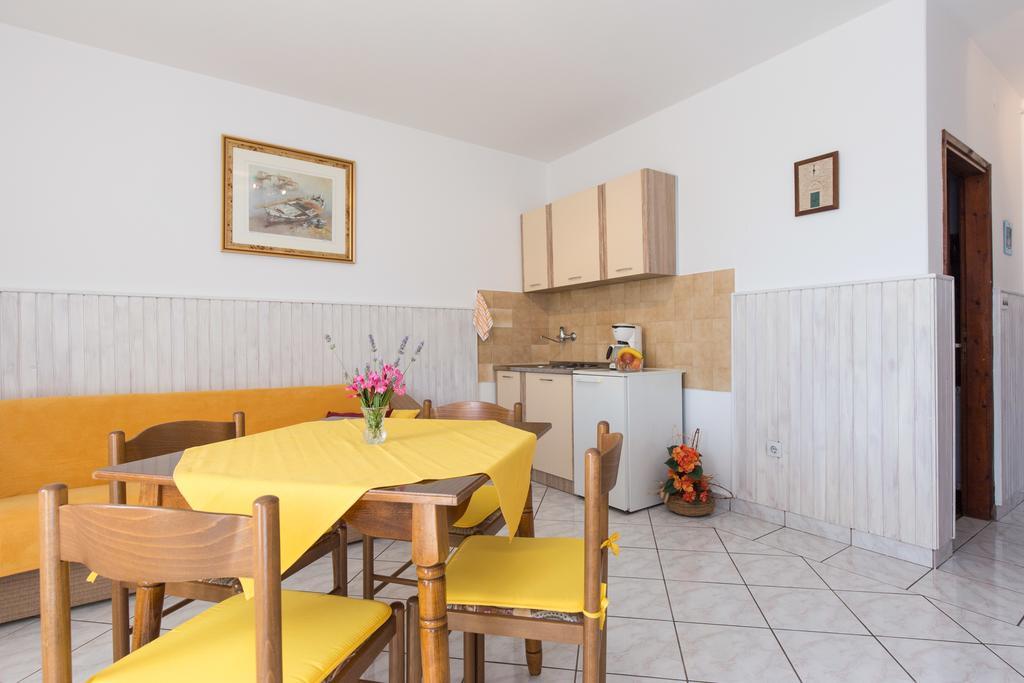 Apartment Milka Krk Town Zewnętrze zdjęcie
